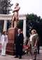 В.А. Журавлев (в центре), заместитель председателя Госсовета УР З. И. Степнова (1-я справа) на церемонии торжественного открытия памятника А.С. Пушкину